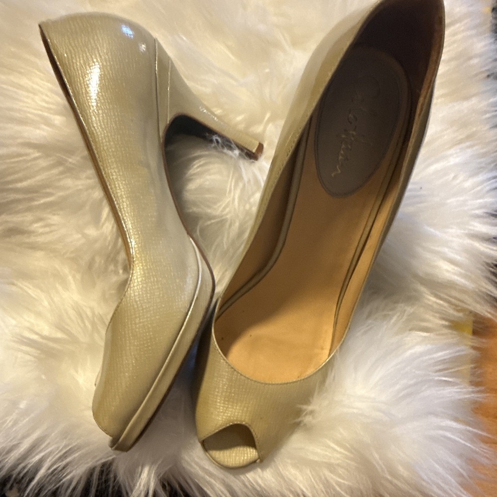 Cole Haan NikeAir Beige Peep Toe Patent Leather Pumps Womens 9.5B Stiletto Heels